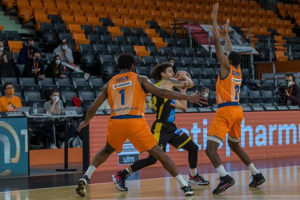 欧足联在不 欧足联在不